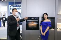 老板电器携“美食大杀器”亮相AWE2021，烹饪创造力不够，科技来凑