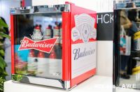 一眼沦陷！HCK哈士奇×百威联名冰吧，太吸睛了！