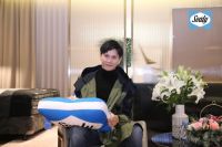 赢在睡眠 为梦加冕 丝涟携手 前世界羽毛球冠军鲍春来一同为梦加冕