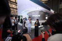 潮这儿看之主编逛展|打卡摩恩MOEN展位 领略水之韵美