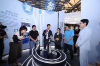 潮这儿看之主编逛展|打卡摩恩MOEN展位 领略水之韵美