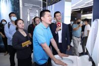 潮这儿看之主编逛展|打卡摩恩MOEN展位 领略水之韵美