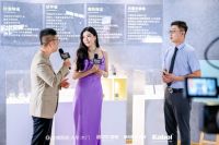 超人气女神周韦彤空降直播间,卡百利签单总数突破5000+