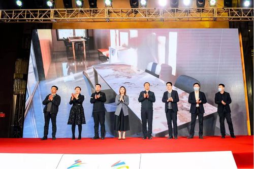 出席本次张家口城市志愿者服务站启用仪式嘉宾有: (从左往右顺序)