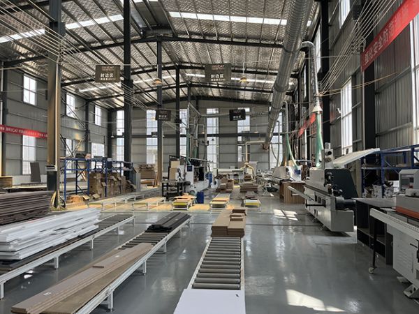 整洁干净规范的歌贝诗工厂