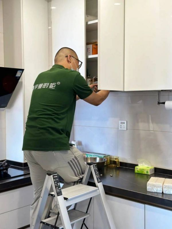 宇曼家居“以爱焕新 让家常新”感恩服务我们在行动