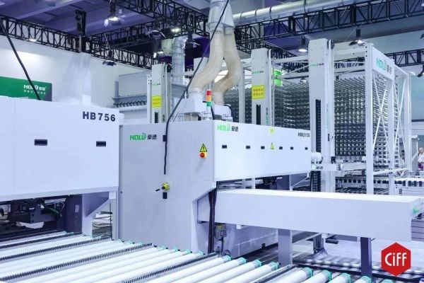 数百家公司扩产能：家具设备厂商谁成了赢家？