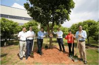 亲临德高广州总部！西卡首席执行官为BFM·中国团队喝彩