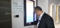 直击AWE2025丨华为鸿蒙智家携手易慧家“承弦智能开窗器”闪耀亮相