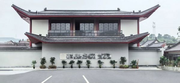 问道武当! 冠珠瓷砖与画家郭有河共创艺术岩板亮相武当山风景区