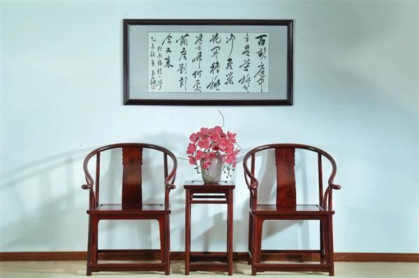 李忠信红木：多部热播带火“家居顶流”！红木家具竟成新中式美学爆款