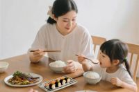 东芝电饭煲70周年：知名纪录片导演竹内亮跨界力荐，真空技术如何征服中日美食圈？