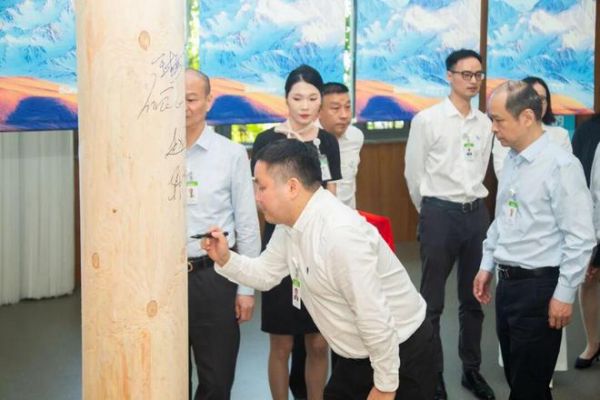 学习华为，国内办公家具“老大”还在努力
