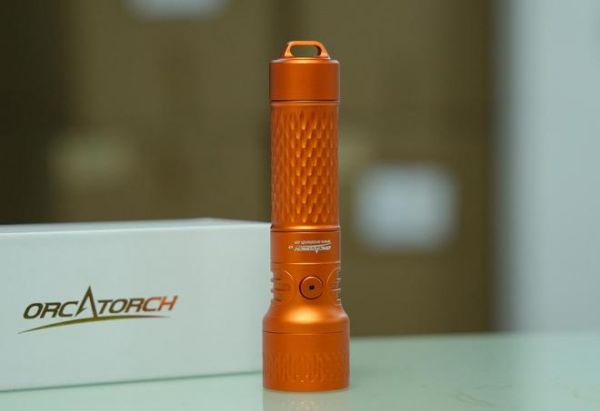 轻量化设计，实力不凡：虎鲸X7 ORCA橙专业潜水手电筒深度测评