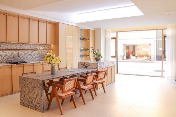 博郡窗门墙柜同色一体化战略：一年蝶变，引领家居定制高定新风向