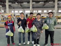 浙江金凯门业：深秋玉米递暖意，守护每一位坚守者