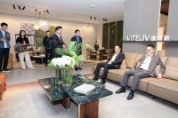 左右家居与红星美凯龙深化业务战略合作，共探行业转型新路径