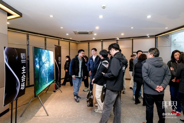 海信电视再次合作8KRAW！RGB-MiniLED电视E8S征服专业摄影师