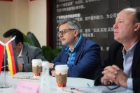 海蒂诗掌舵人亲临简钻家居，共启高端定制智造新篇章