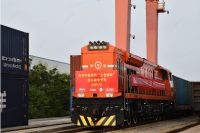 日日顺荣获山东高速欧亚班列“2025年度特殊贡献奖”