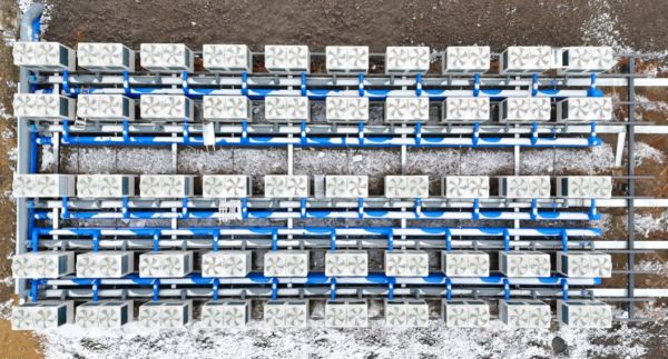 在冰雪中绽放的“海尔热泵方阵”