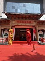 精工传世，木韵流芳：探秘年年红金典的高端红木家具之道