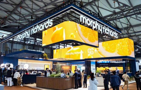 “时光淬炼，向新致远”摩飞90周年闪耀AWE2026:斩获艾普兰创新奖殊荣