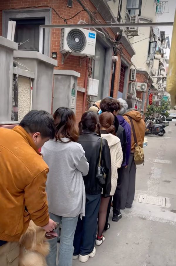 落在“民生”上的黑科技 AO史密斯相变电热水器挑战街头“接力洗”测试