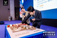 维意定制携手黄轩上演年度新品丨轩然一新，幸福加马！