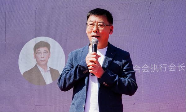 蒋德辉出席芝麻装工长之家集美店活动并致辞