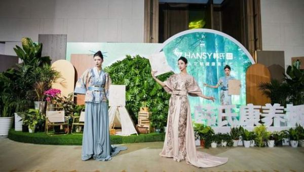 韩氏康养板:以木为媒,用花色美学,筑就理想人居质感