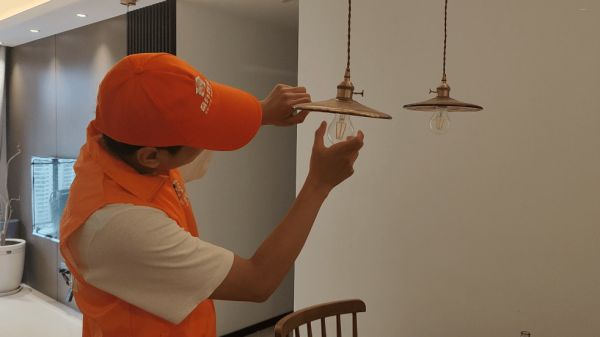 中山灯具老板必看:解决电灯安装痛点,奇兵到家靠谱吗?