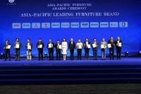 左右沙发再度当选中国家具协会副理事长单位！凭硬核实力获评亚太卓越家具品牌殊荣！以大国品牌实力引领产业全球化！