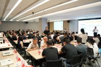 全屋定制杀价内卷赚不到钱？价值定价+双店模式帮区域工厂跳出低价泥潭