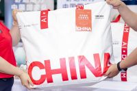 金可儿亮相国家体育总局装备发放现场，以“深睡加油包”护航中国国家队征战亚洲赛场