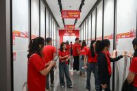 前店后仓，五维升级！大角鹿“工厂直卖仓”跑通终端门店盈利模式