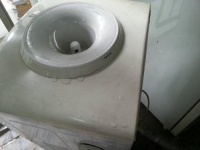饮水机漏水原因有哪些 如何清洗饮水机
