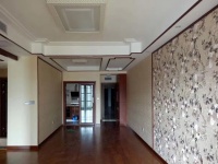 【领绣】墙面刚贴好 家居还没有进场 业主就拍来让我们看