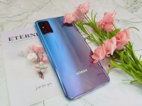 荣耀X10新机不只是大！这些优点必须知道