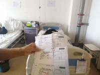 红星美凯龙郑州市大学路店与商户起冲突，一商户受伤入院