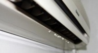 空调有滴水的声音是什么原因 空调漏水应该怎么检修
