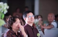 女儿结婚父亲感人讲话怎么说 新娘爸爸在女儿婚礼上的讲话内容