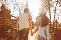 搞笑一点的秀恩爱说说 朋友圈秀恩爱的人有哪几种目的