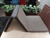 小孩睡什么床垫好？主要看两点