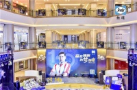 中国足球名宿范志毅助阵“赢在睡眠”，携手丝涟解锁“冠军卧室”