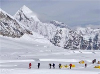 为坚守与热爱喝彩 简一挚友陈旻及队友奔赴世界之巅