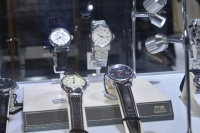 万表携莫勒手表亮相首届消博会，匠心品质圈粉无数