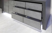 岩板异军突起，与经销商的“相爱相杀”