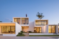 雷拓门窗|鹅黄色夕照 拂面徐风 总有一种生活等你开启