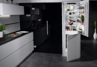 小身材大容量！AEG嵌入式冰箱超强保鲜